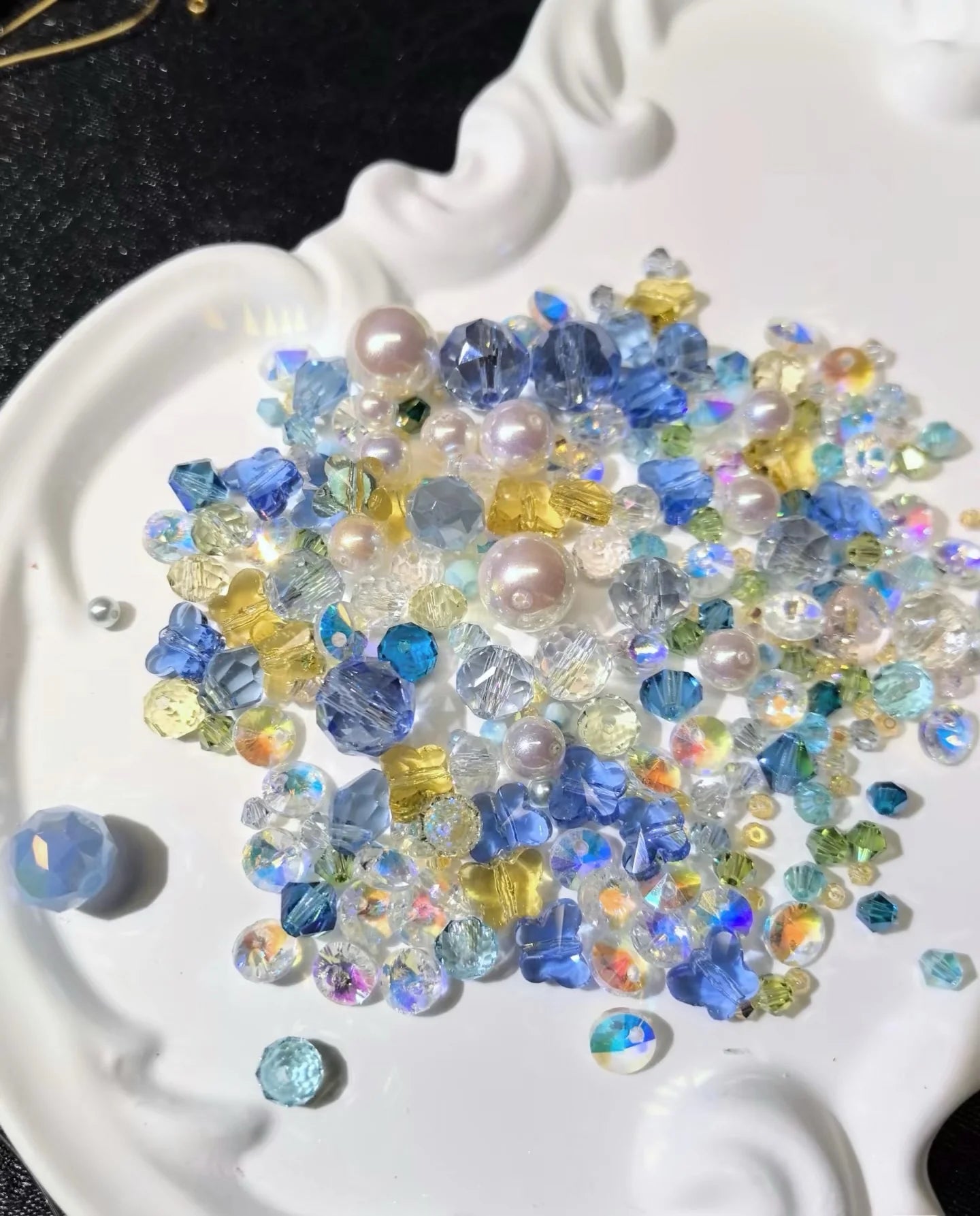 Lila is selecting products live on stream.